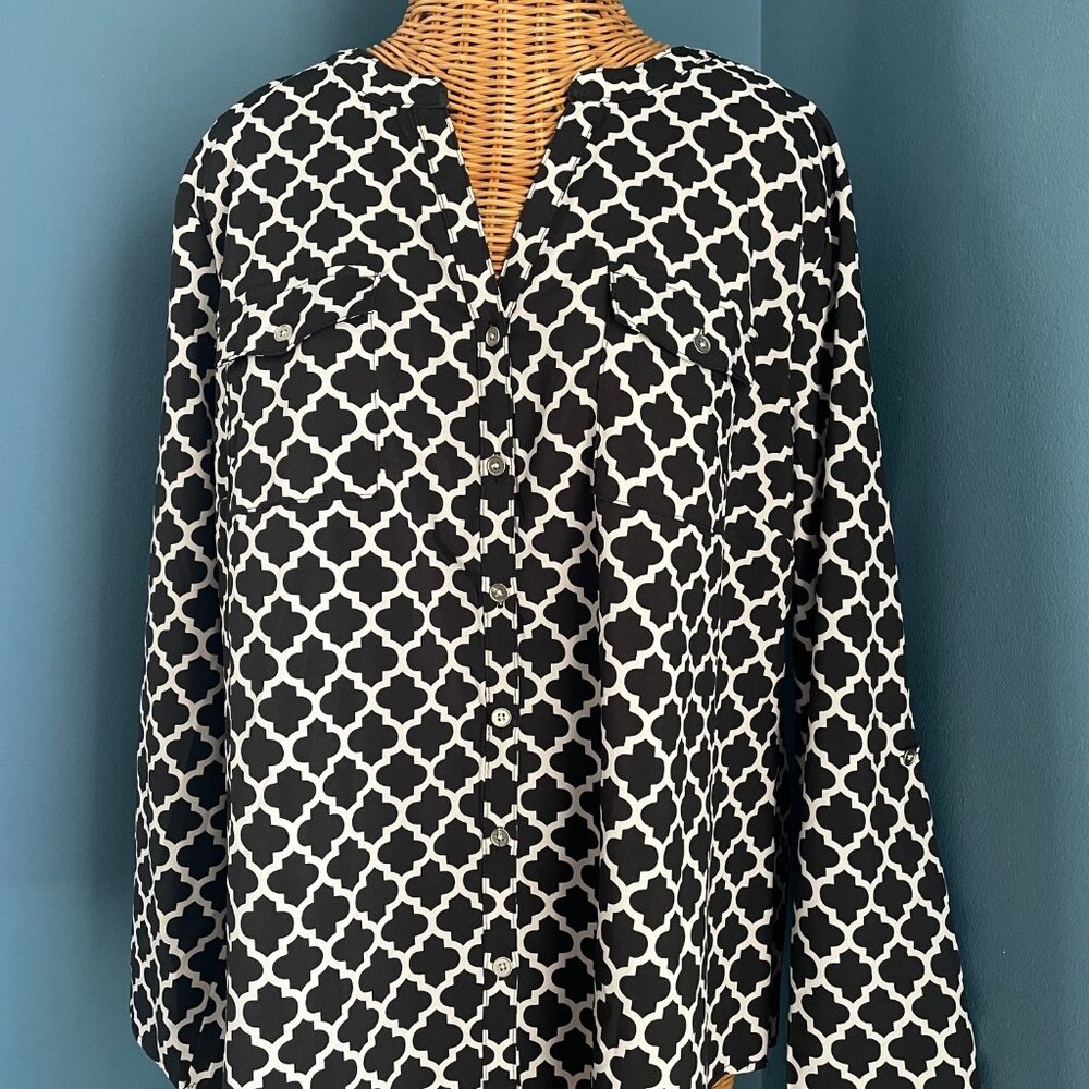 Black and White Notation Geometric Blouse with adjustable sleeve. Sz - XL